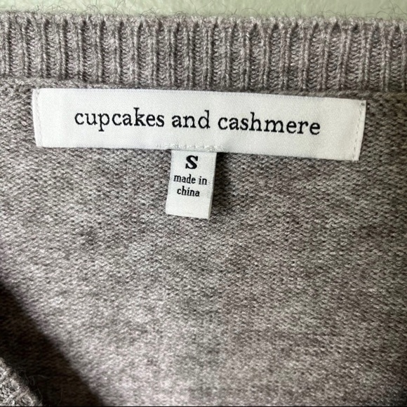 Cupcakes & Cashmere Armour Striped Sweater Bell Sleeve Size Small - Picture 8 of 10